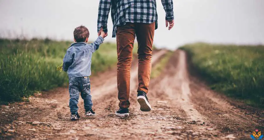 Las Huellas de un Padre sobre su Hijo